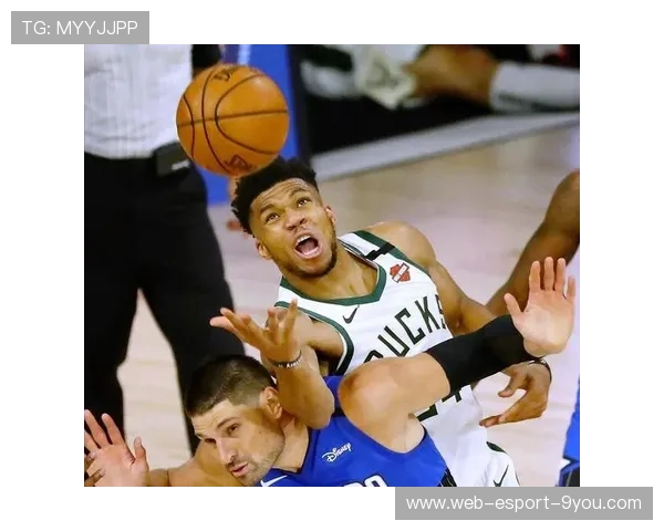 字母哥冲起来，防守只能选择犯规